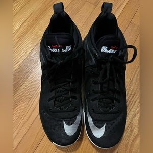 LeBron Witness 2 - Black/red. Men size 12